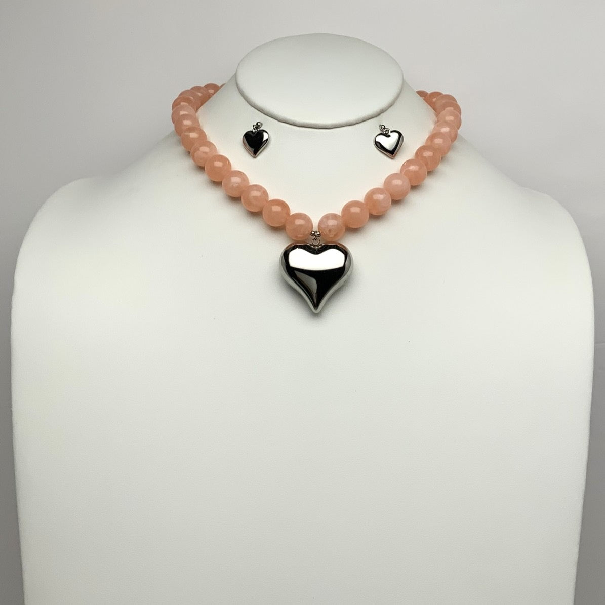 Lucite Marble Design Beaded Heart Pendant Necklace Set