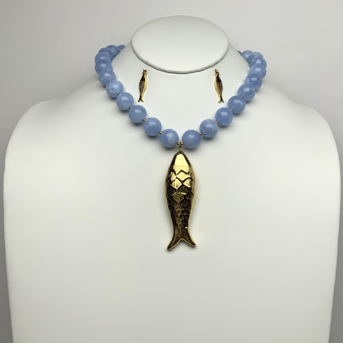 Lucite Marble Design Beads Fish Pendant Necklace