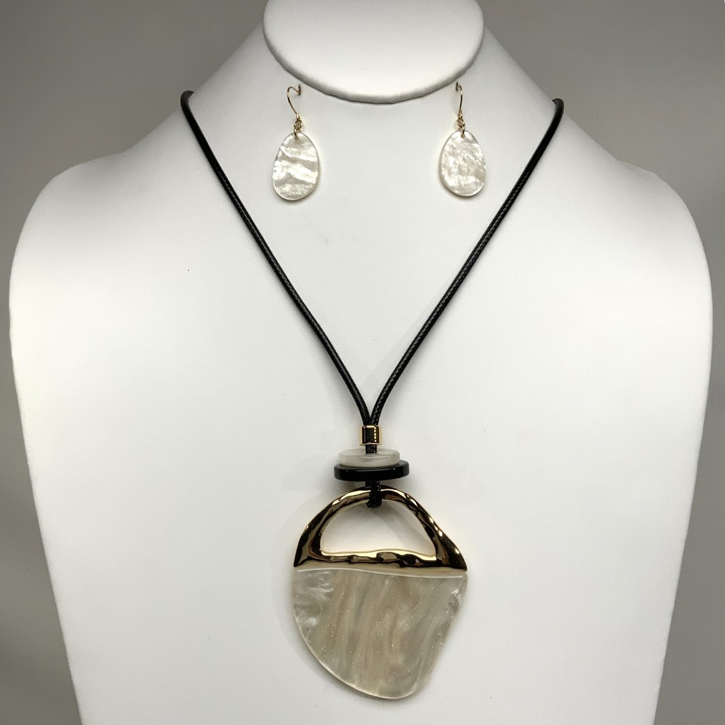 Long Cord Lucite Pendant Necklace Set
