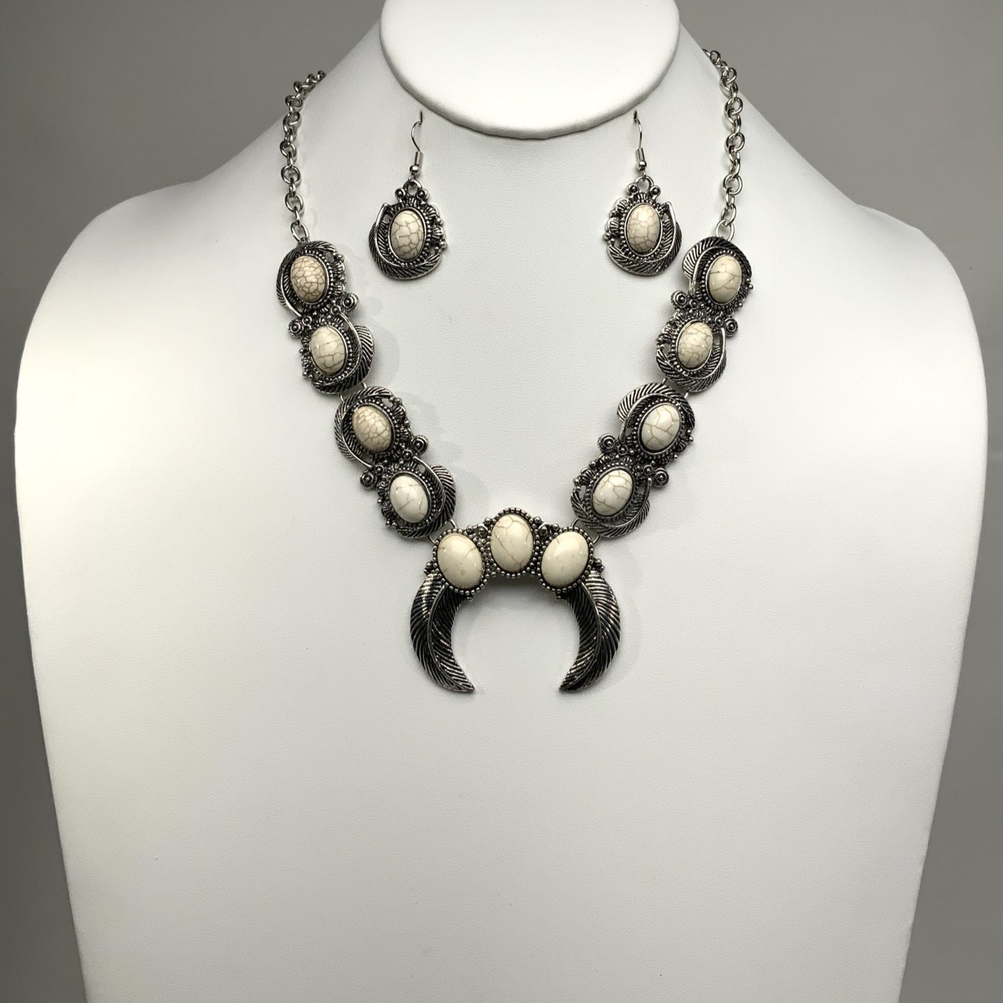 Western Style Stone Necklace Set