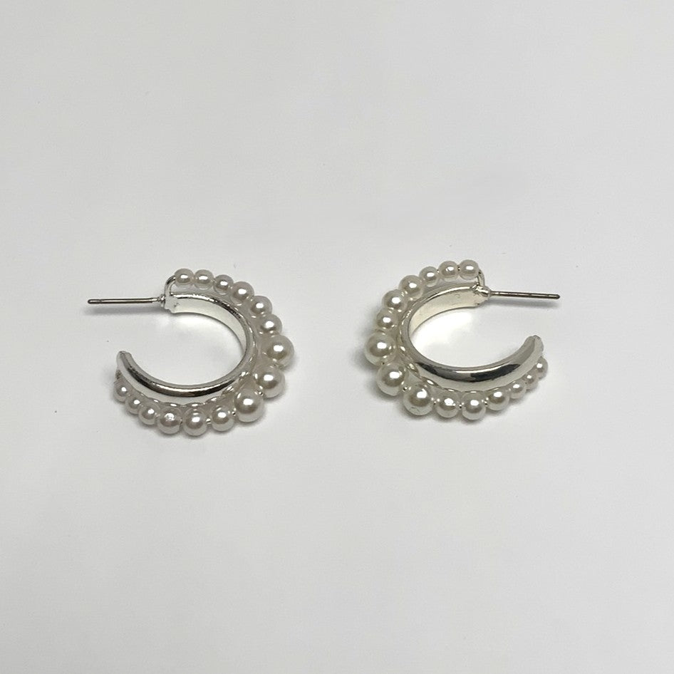 Pearl Metal Friction Back Hoop Earrings