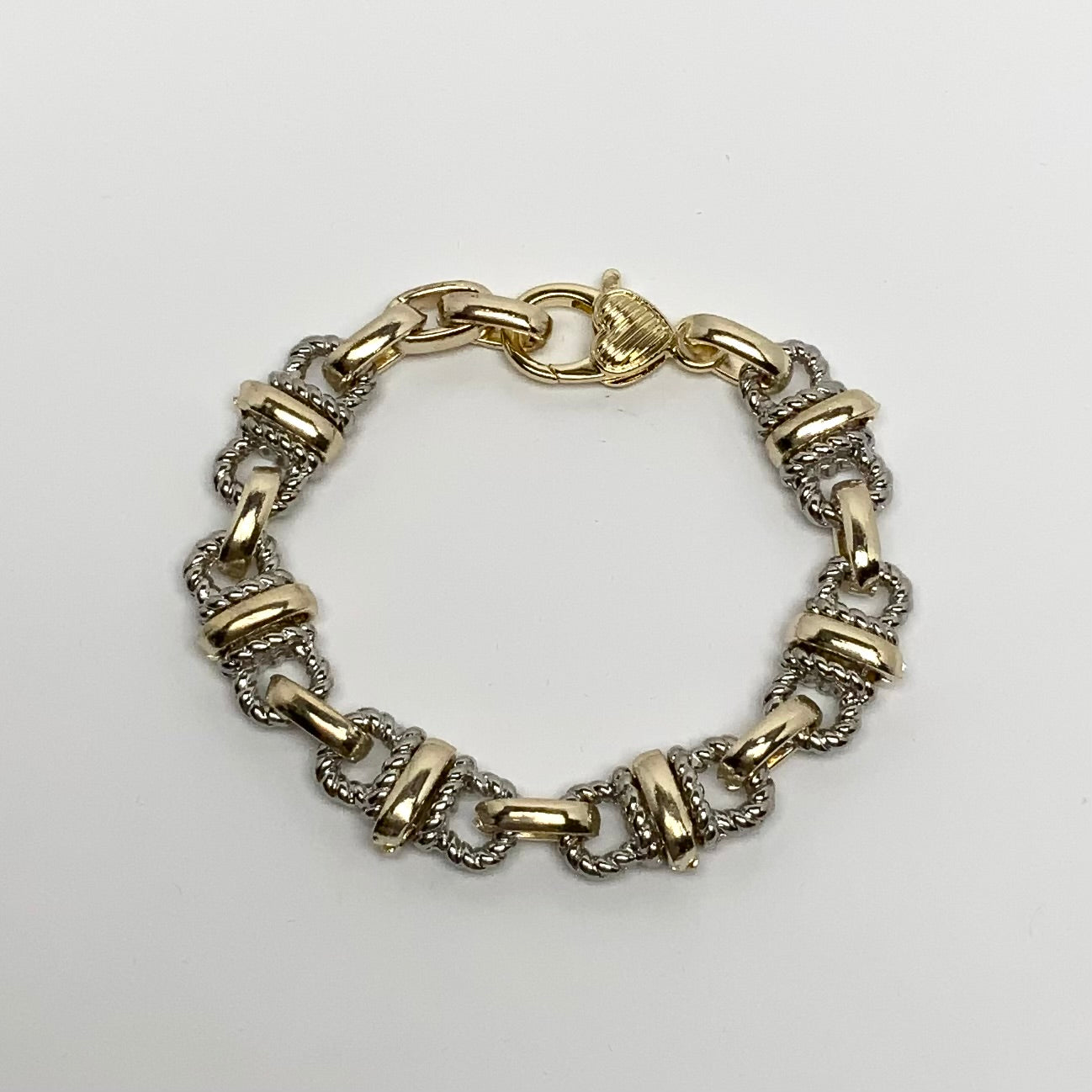 Interlinked Ribbed Textured Bracelet