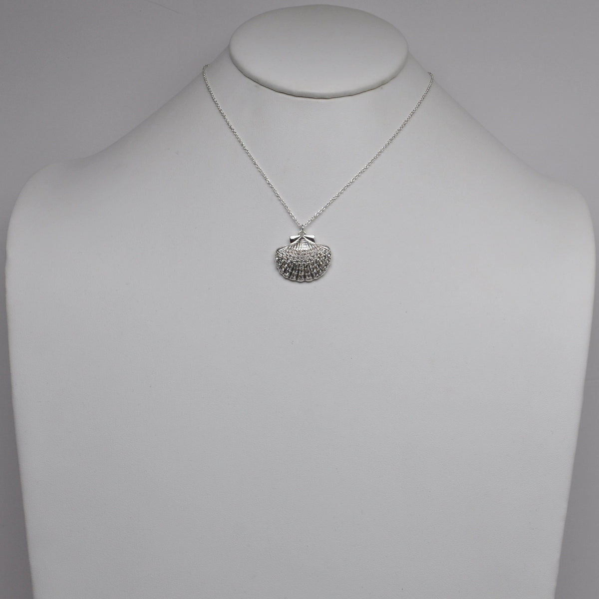 Rhinestone Sea Shell Pendant Necklace