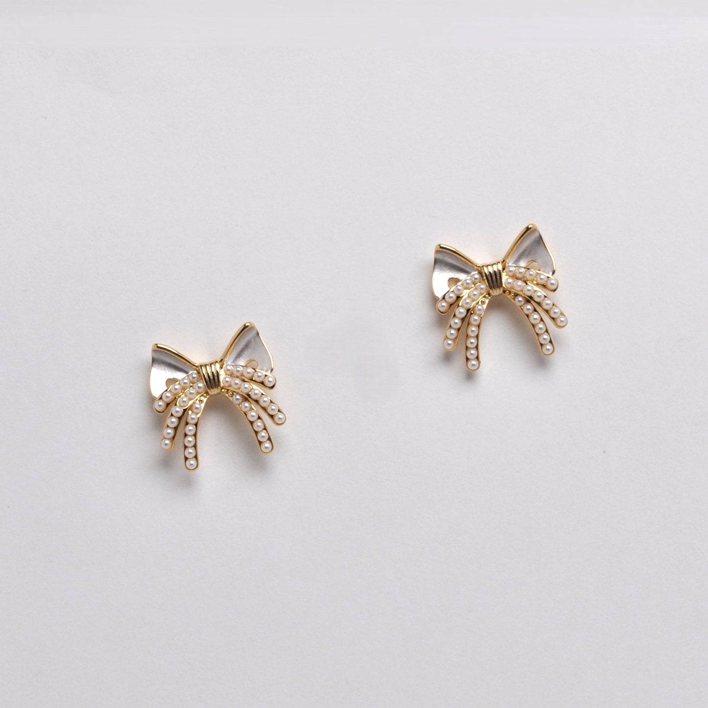 Bow with Pearl Lining Earrings