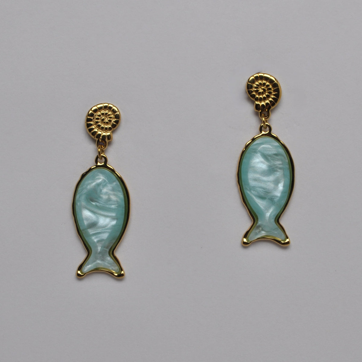 Conch w/Fish Shiny Dangle Earrings