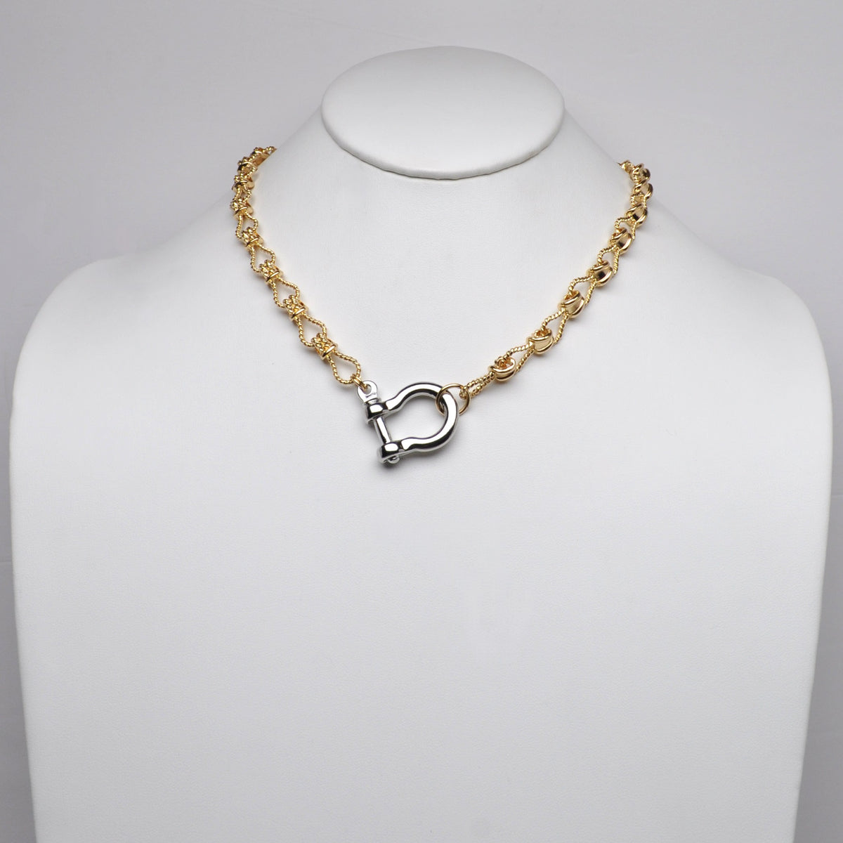 Horseshoe Pendant w/Rope Design Necklace