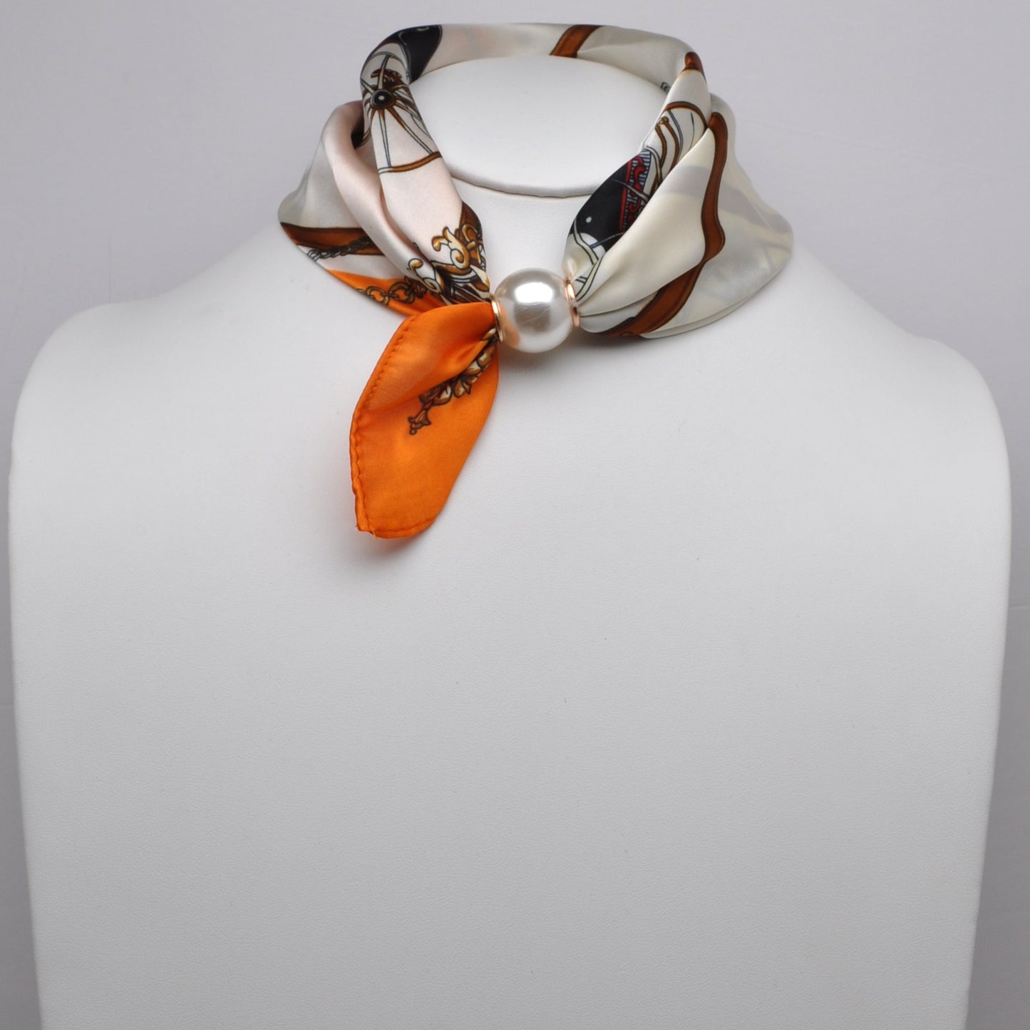 Carriage & Belt Pattern Design Pearl Magnetic Scarf