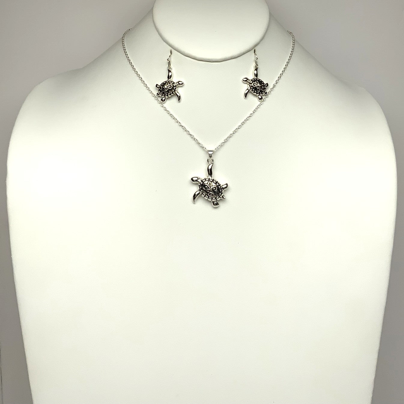 Western Style Turtle Necklace Set