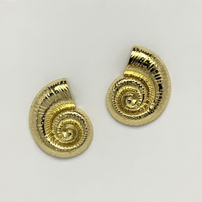 Conch Shell Design Look Earrings
