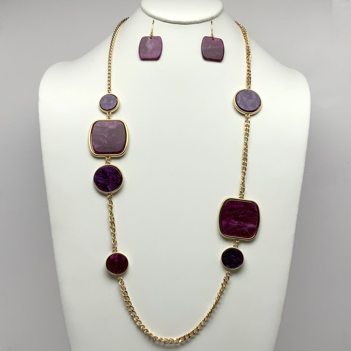 Long Chain with Glassy/Lucite Squares and Circles Necklace Set