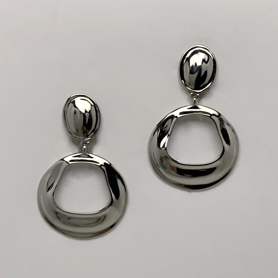 Wavy Circle Cut Drop Clip Earrings