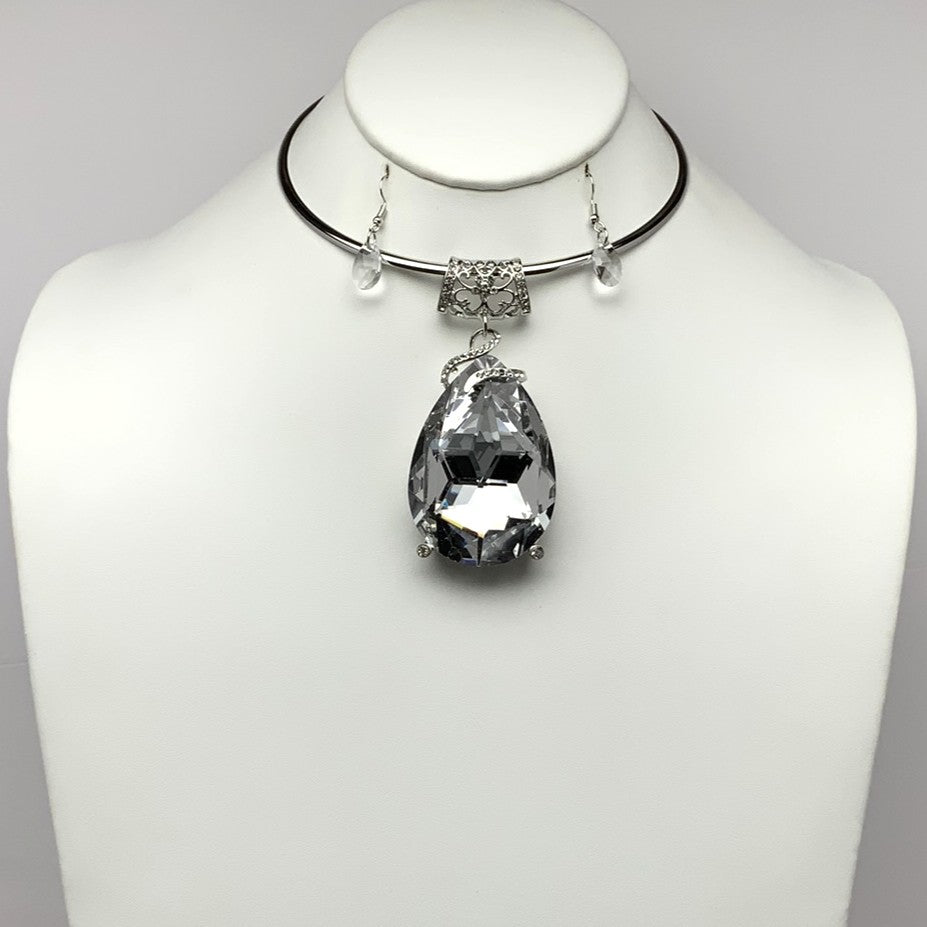 Bib Style Teardrop Crystal Pendant Necklace Set