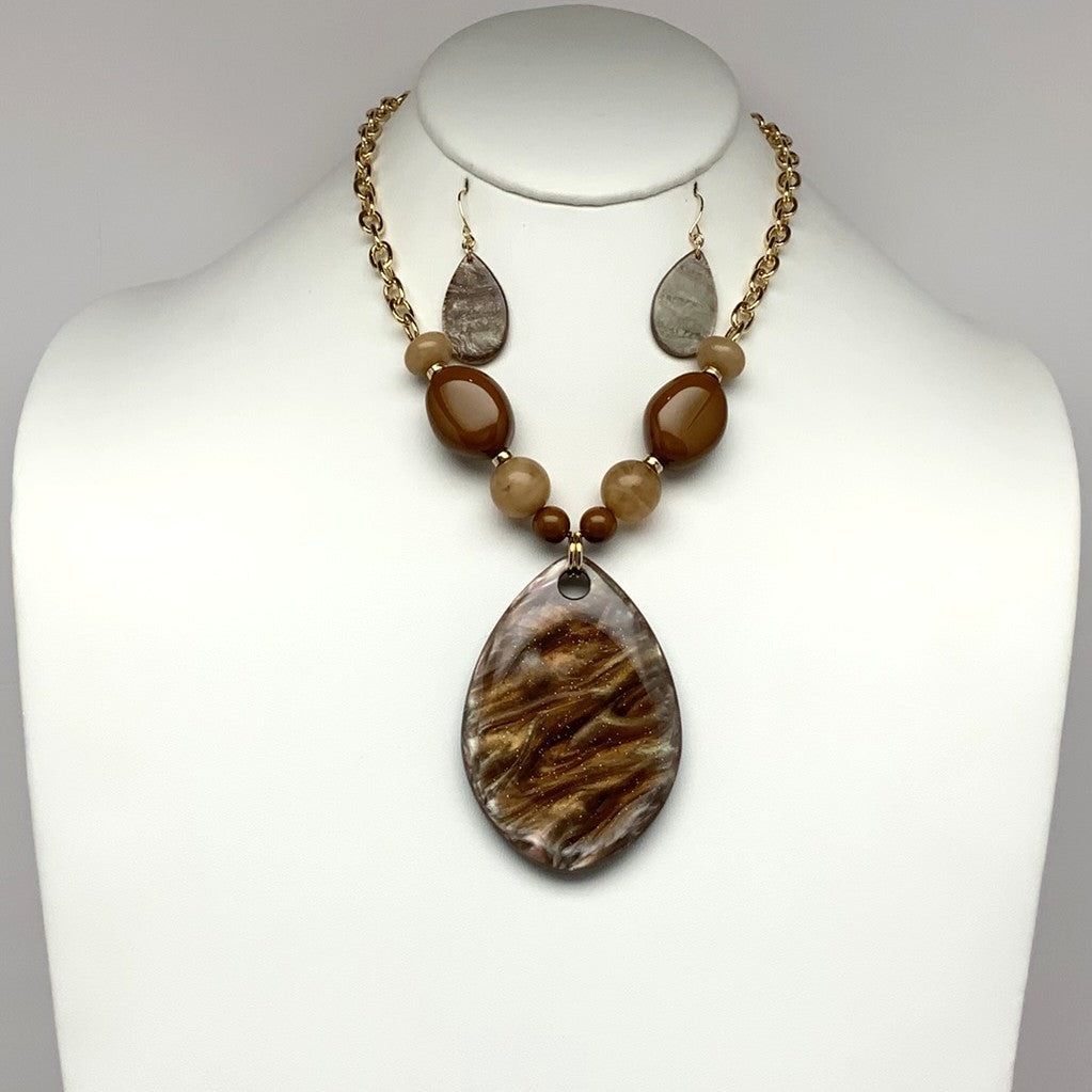 Lucite Pendant Chain Necklace Set