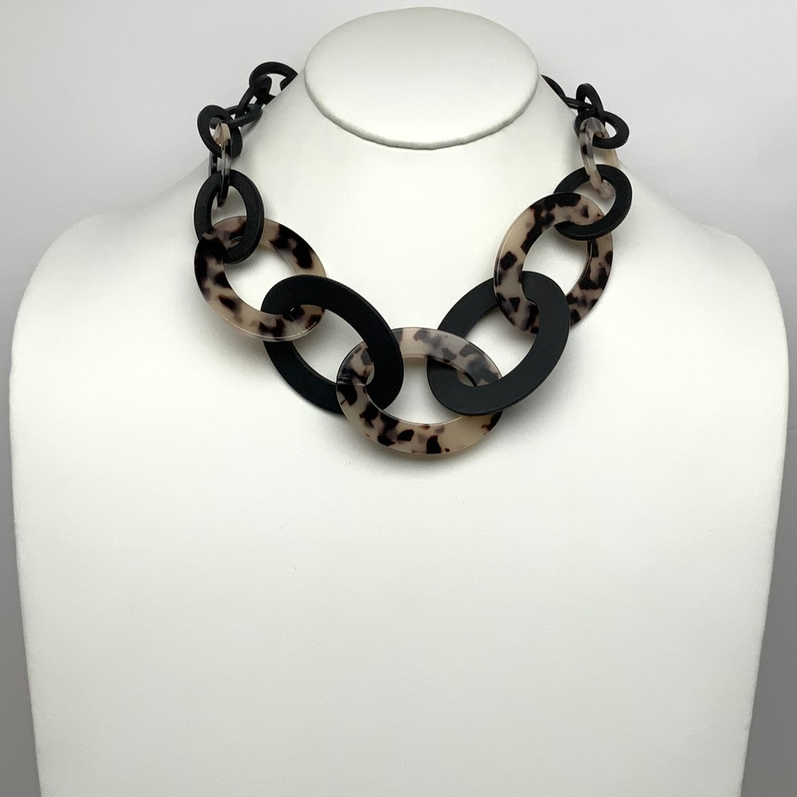 Tortoise Shell Link Chain Necklace