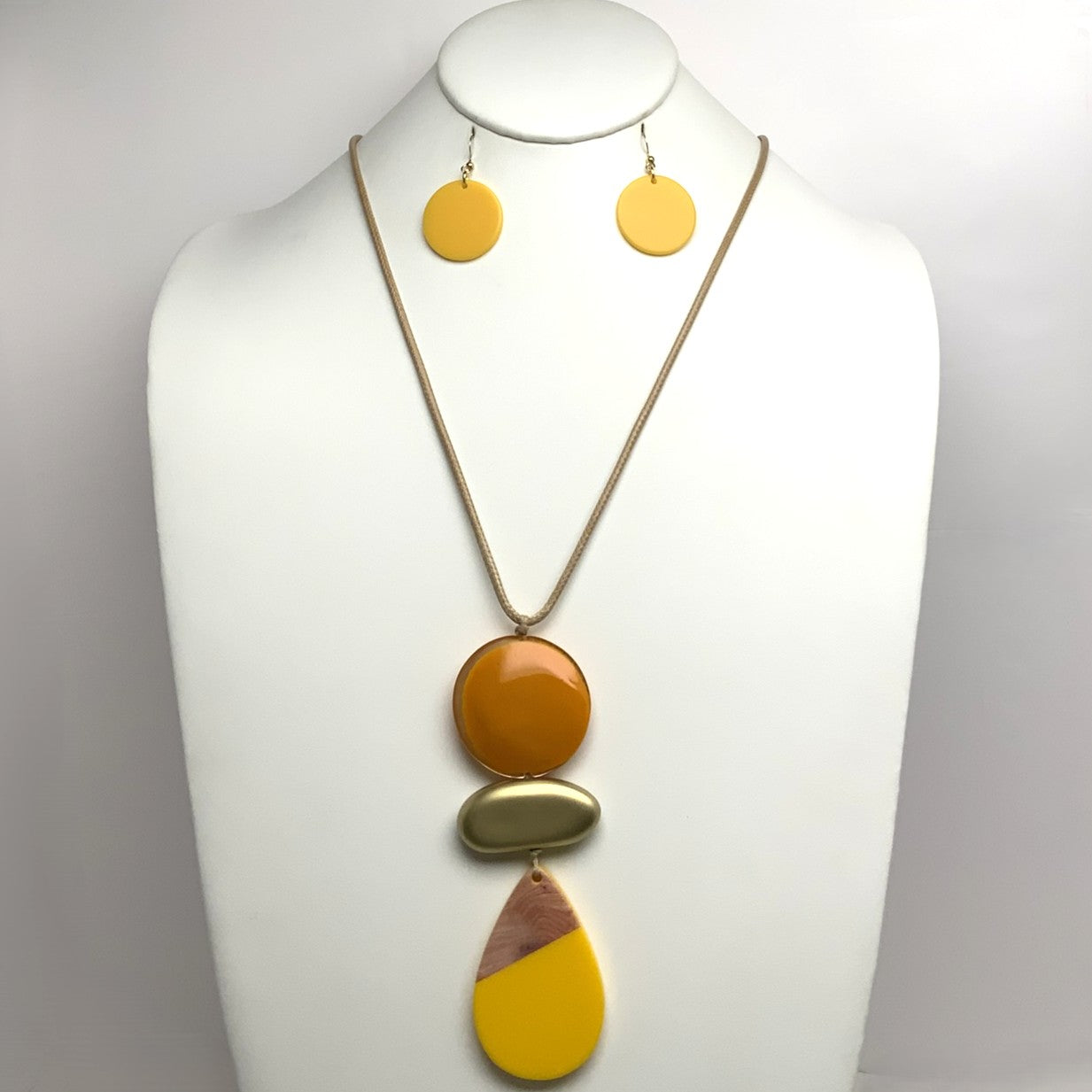 Teardrop Cord Lucite Necklace Set