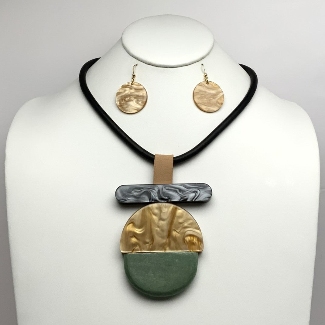 Glossy Pendant Drop Necklace Set