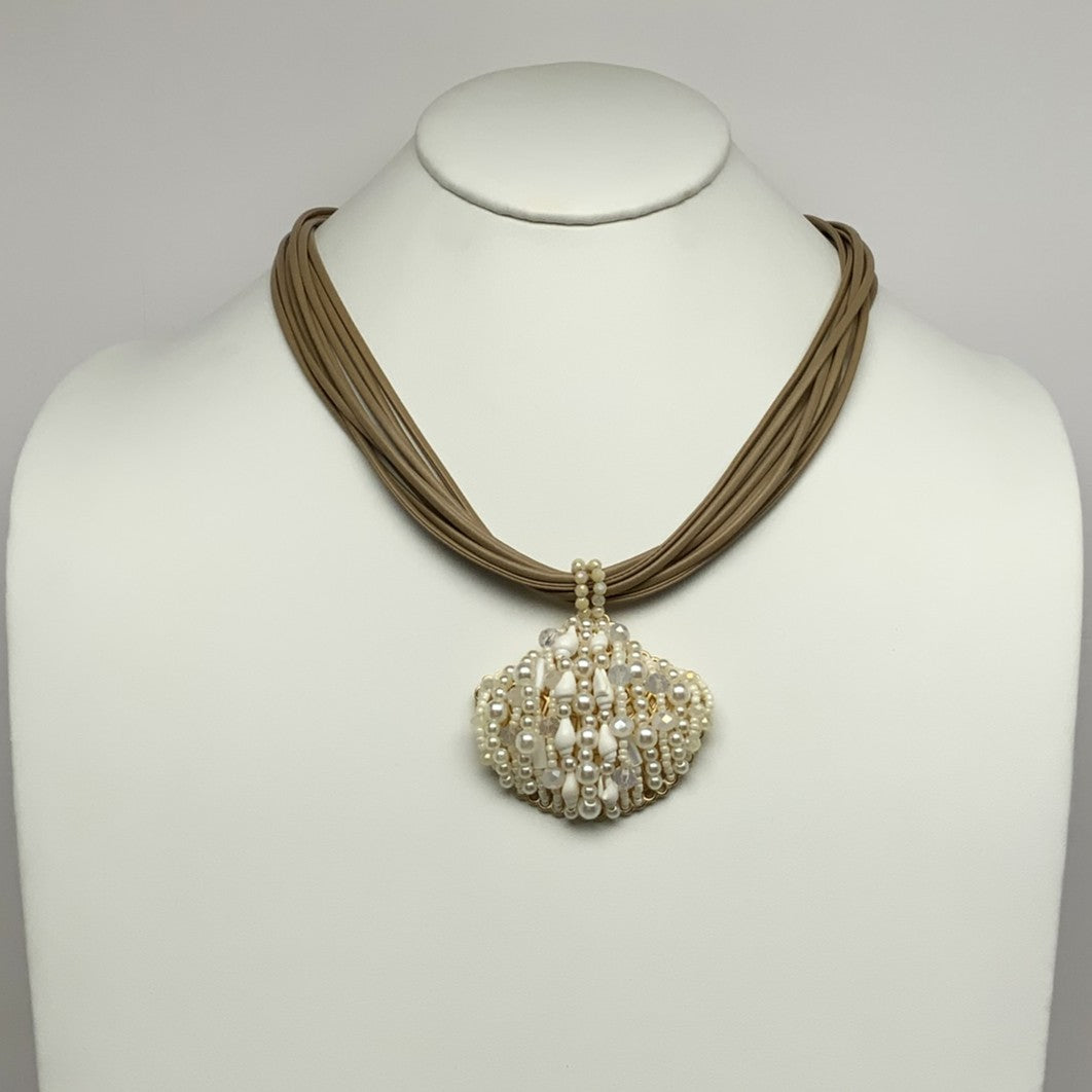 Beaded Seashell Design Necklace