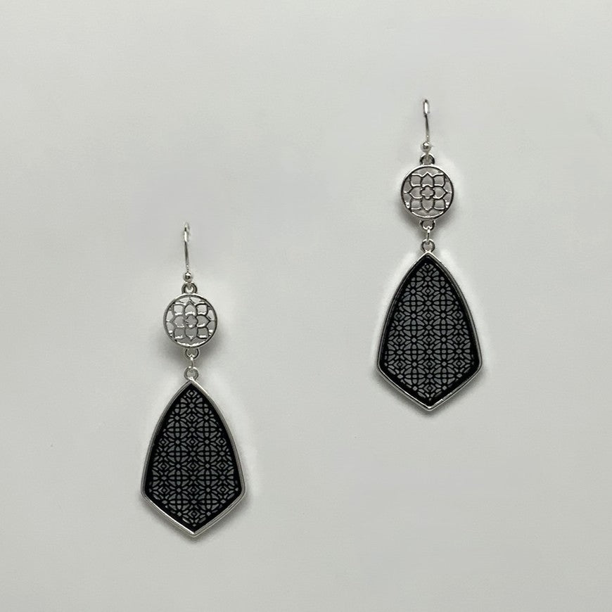 Diamond-etched Filigree Designed Earrings