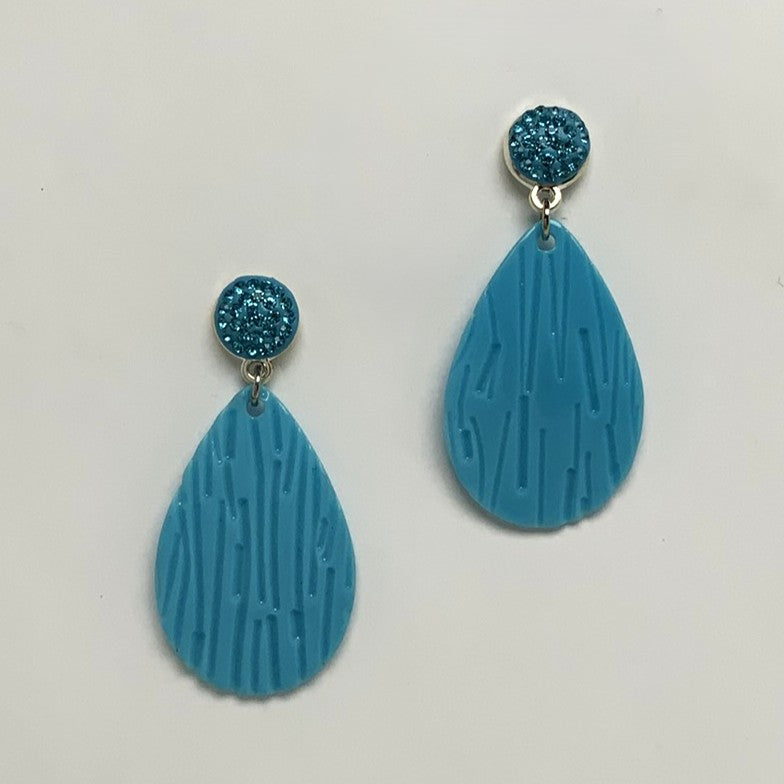 Line Texture Teardrop Crystal Earrings