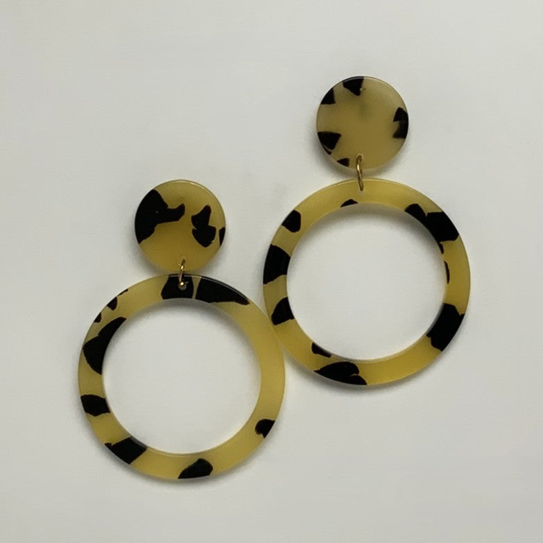 Resin Tortoise Shell Design Earrings