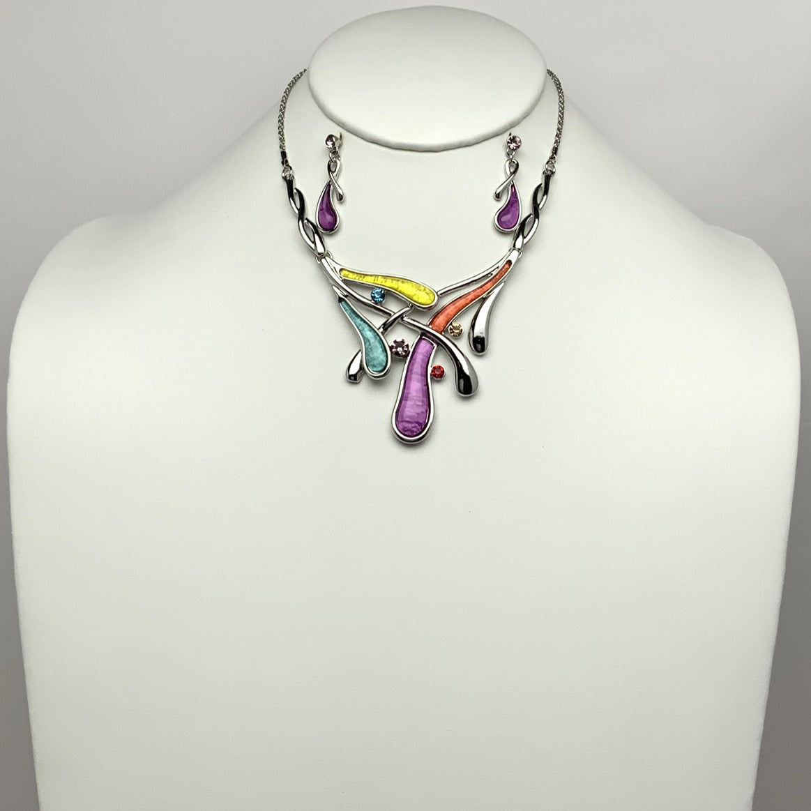 Short Glassy/Lucite Bib Style Necklace Set