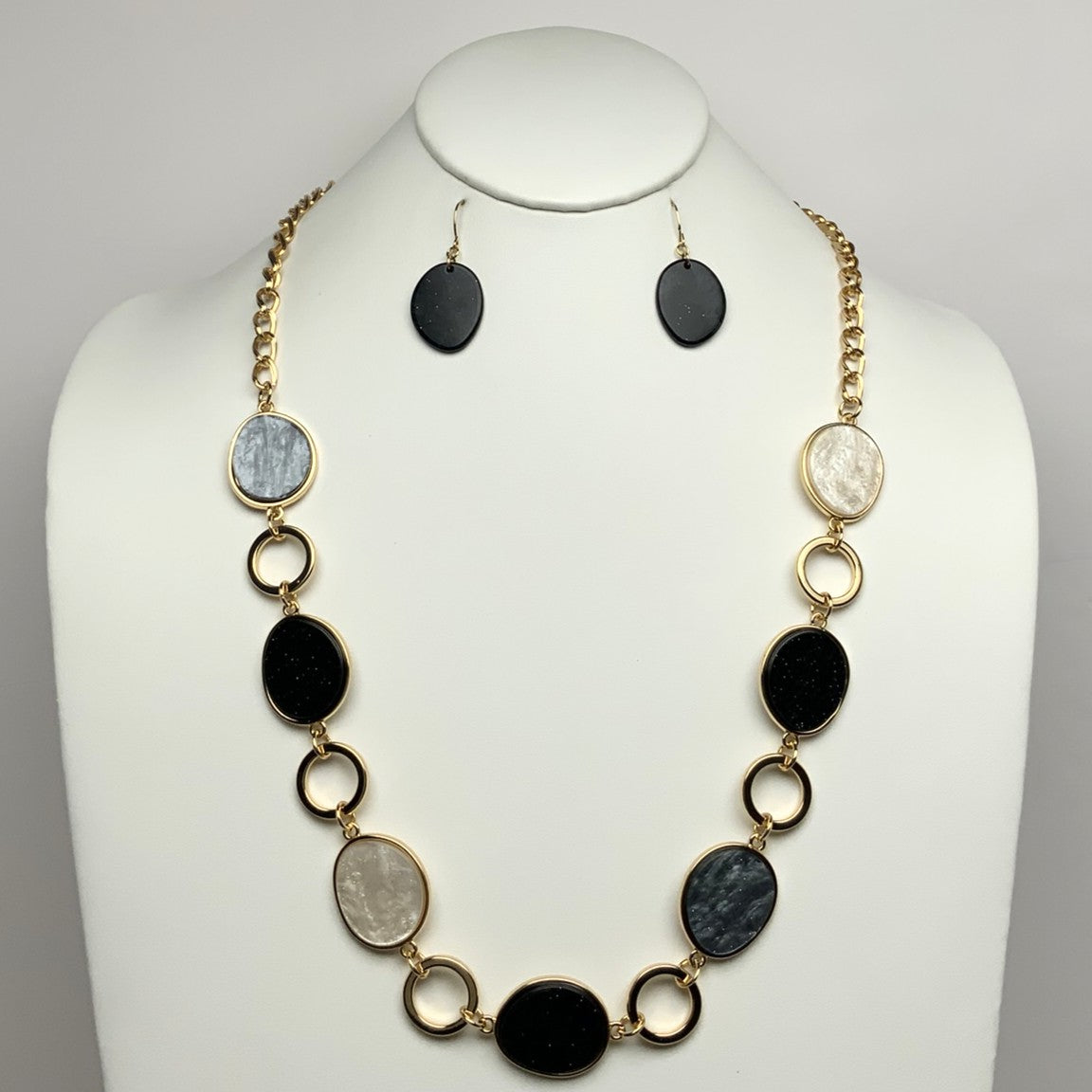 Lucite Circle Metal Rings Chain Necklace Set