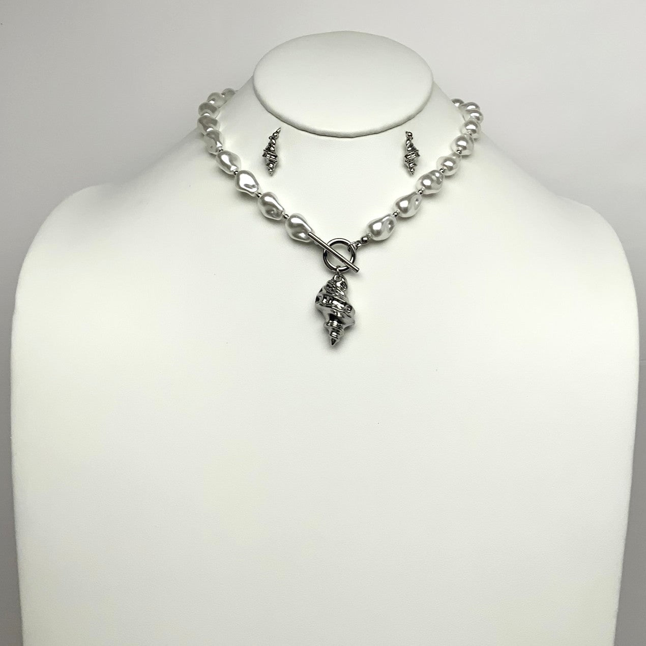 Pearl Beaded Conch Shell Necklace Set