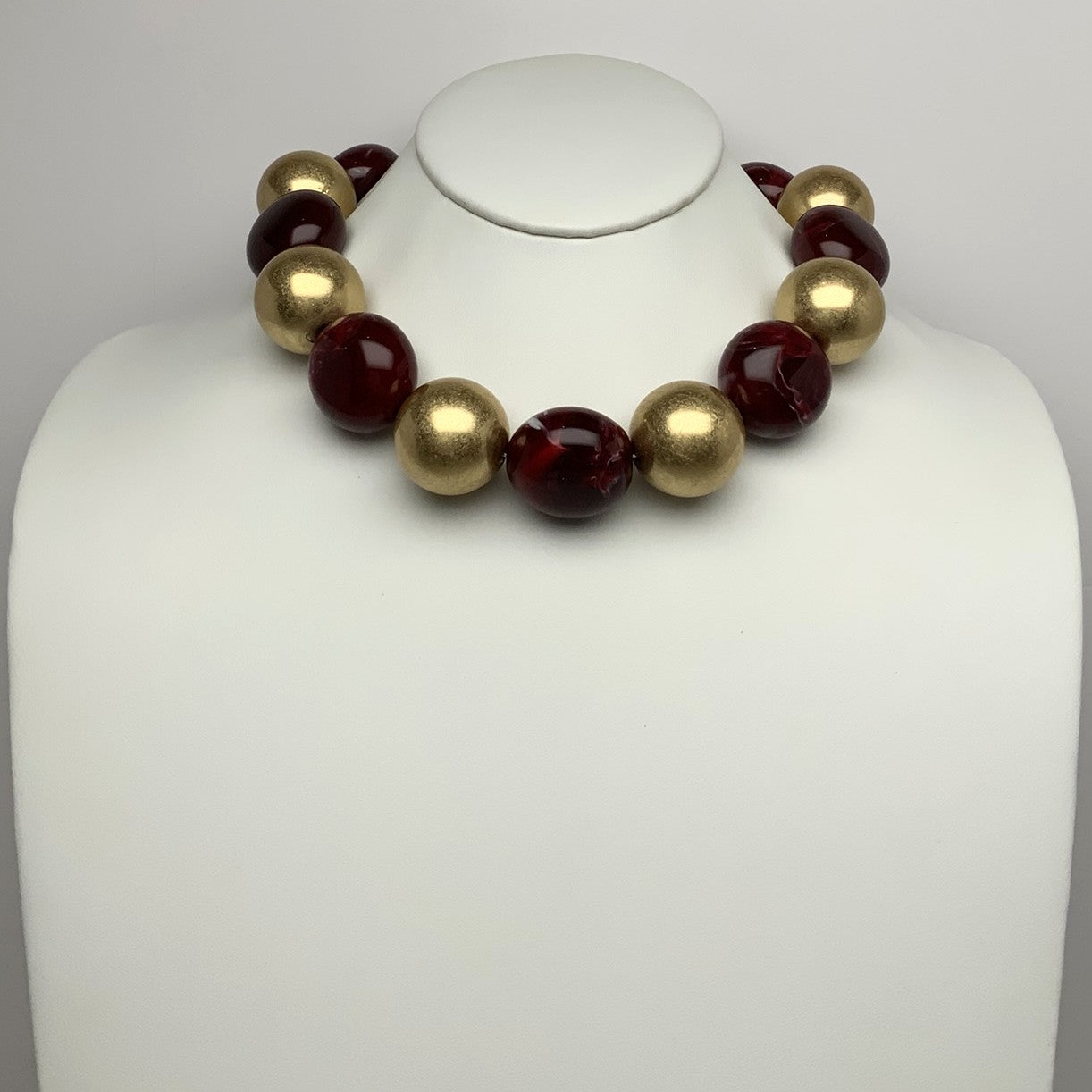 Chunky Lucite Metal Beads Necklace
