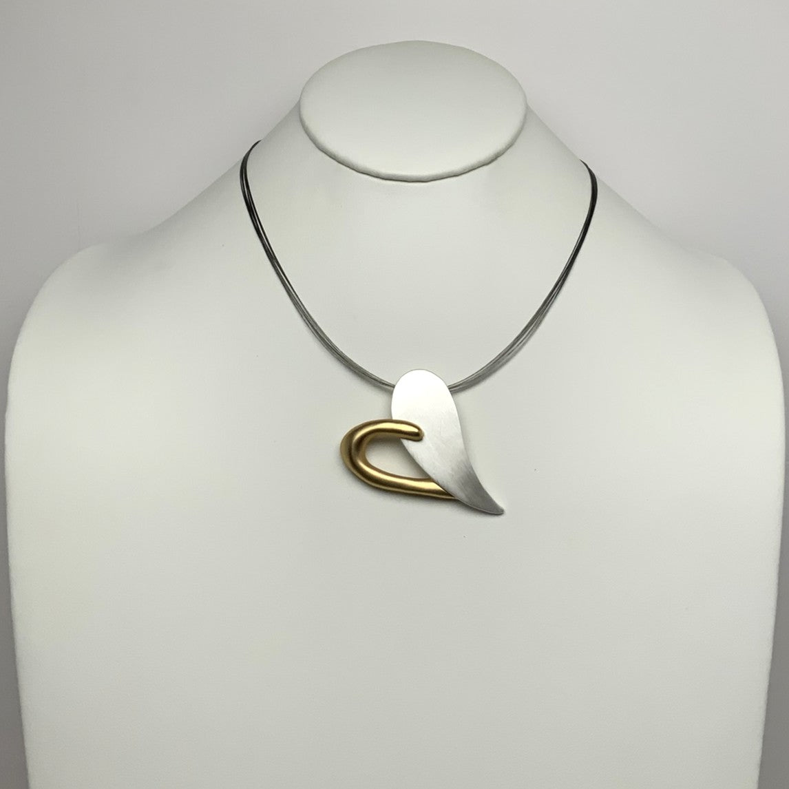 Wire Matte Heart Pendant Necklace