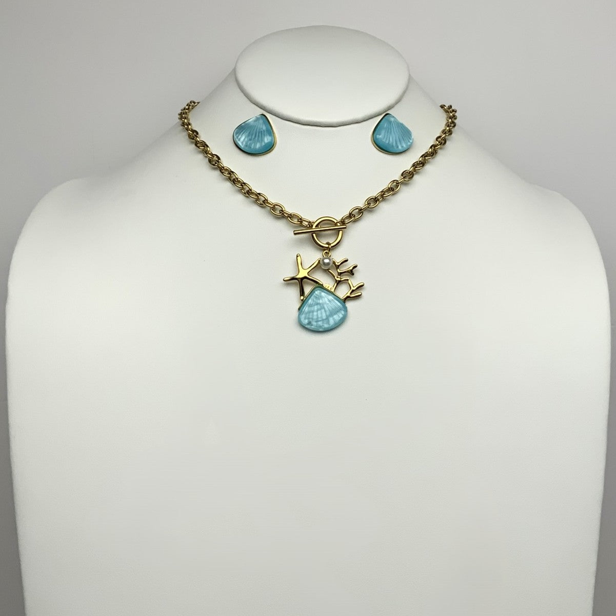 Lucite Seashell Charm Necklace Set