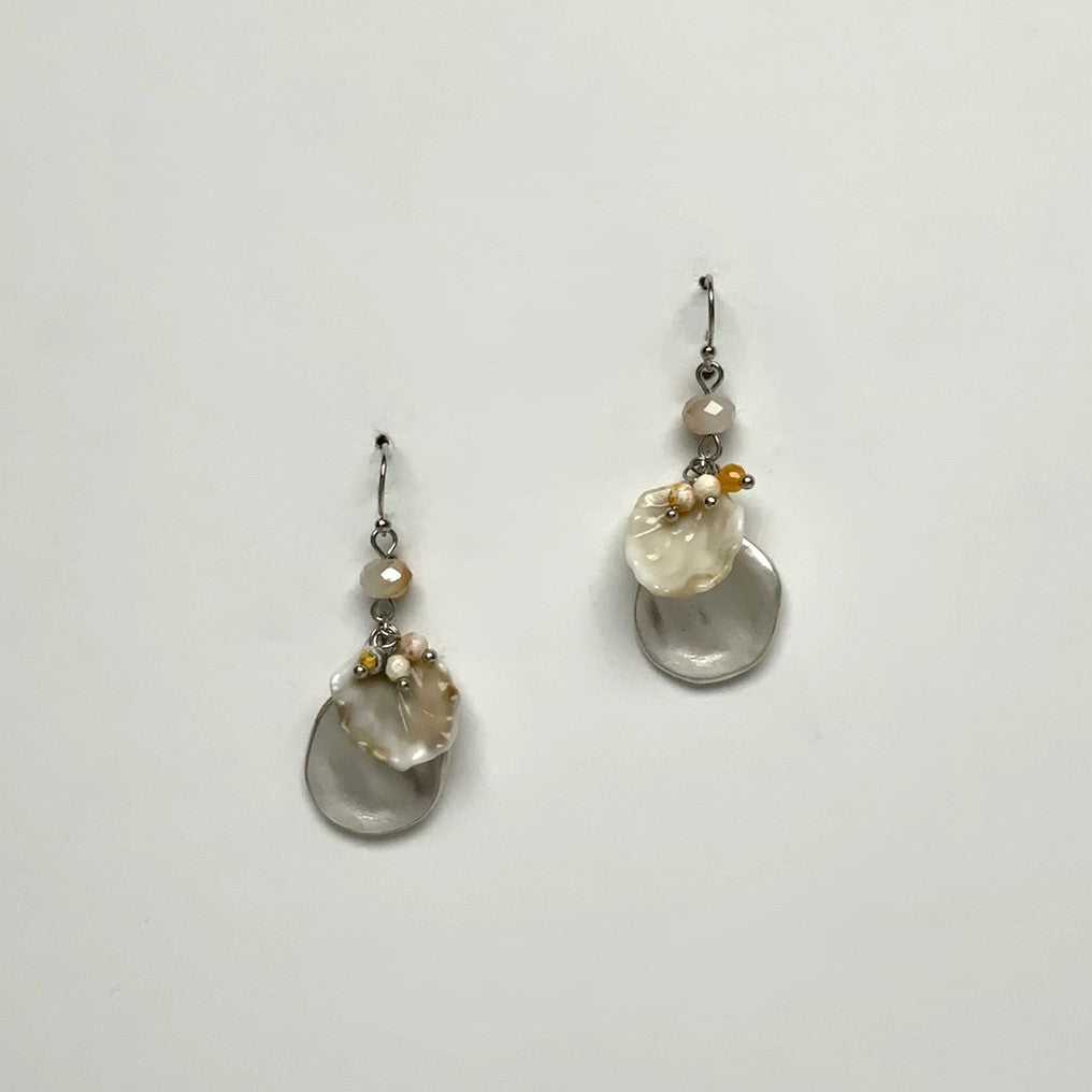 Metal Dangle Earring with MOP Seashell Charm
