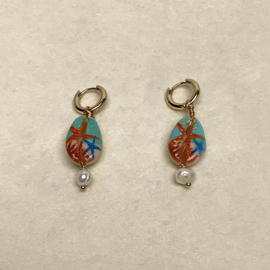 Painted Cowrie Shell with Starfishes and Pearl Drop Earring