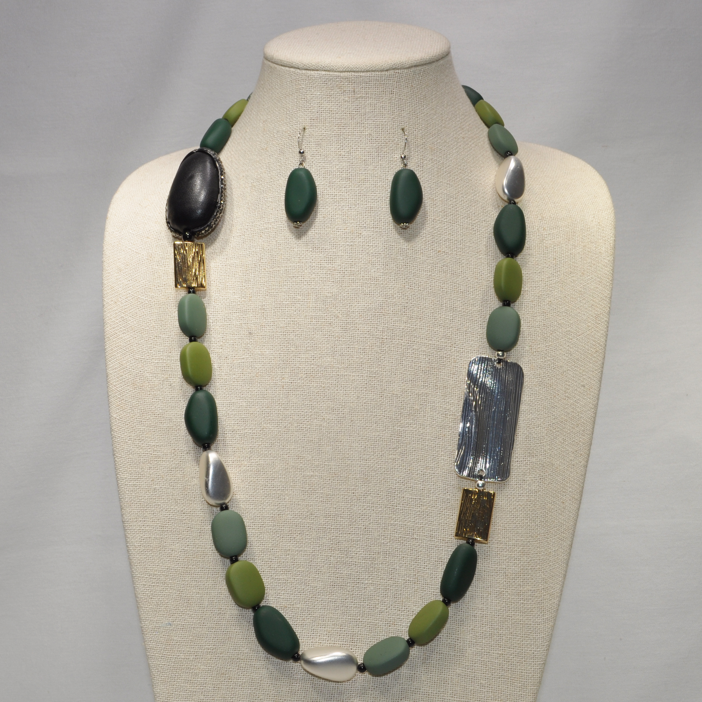 Long Rubber Coated Beads Necklace Set with Textured Rectangle Spacers