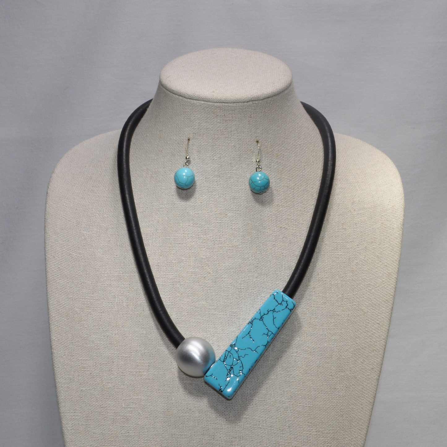 Short Thick Rubber Corded Magnetic Front Necklace Set with Bar and Ball