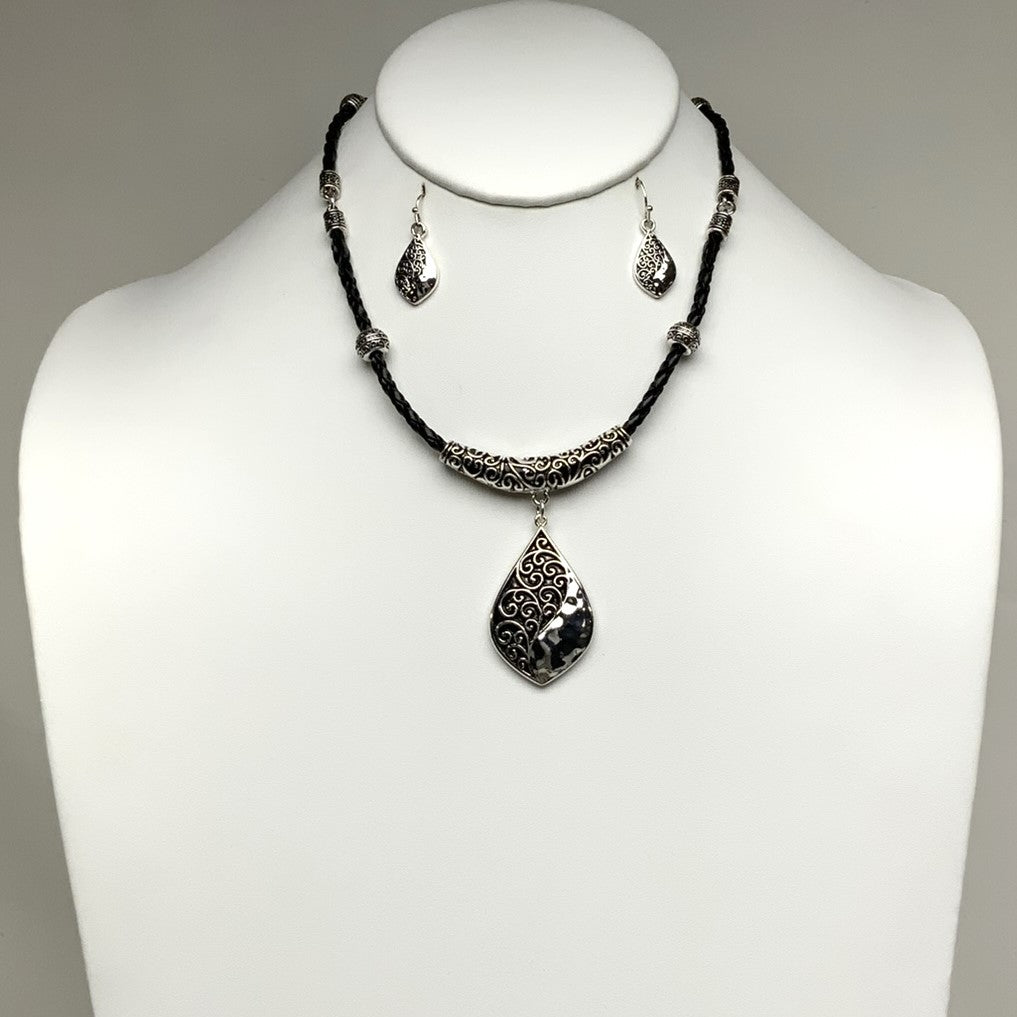 Western Teardrop Necklace Set