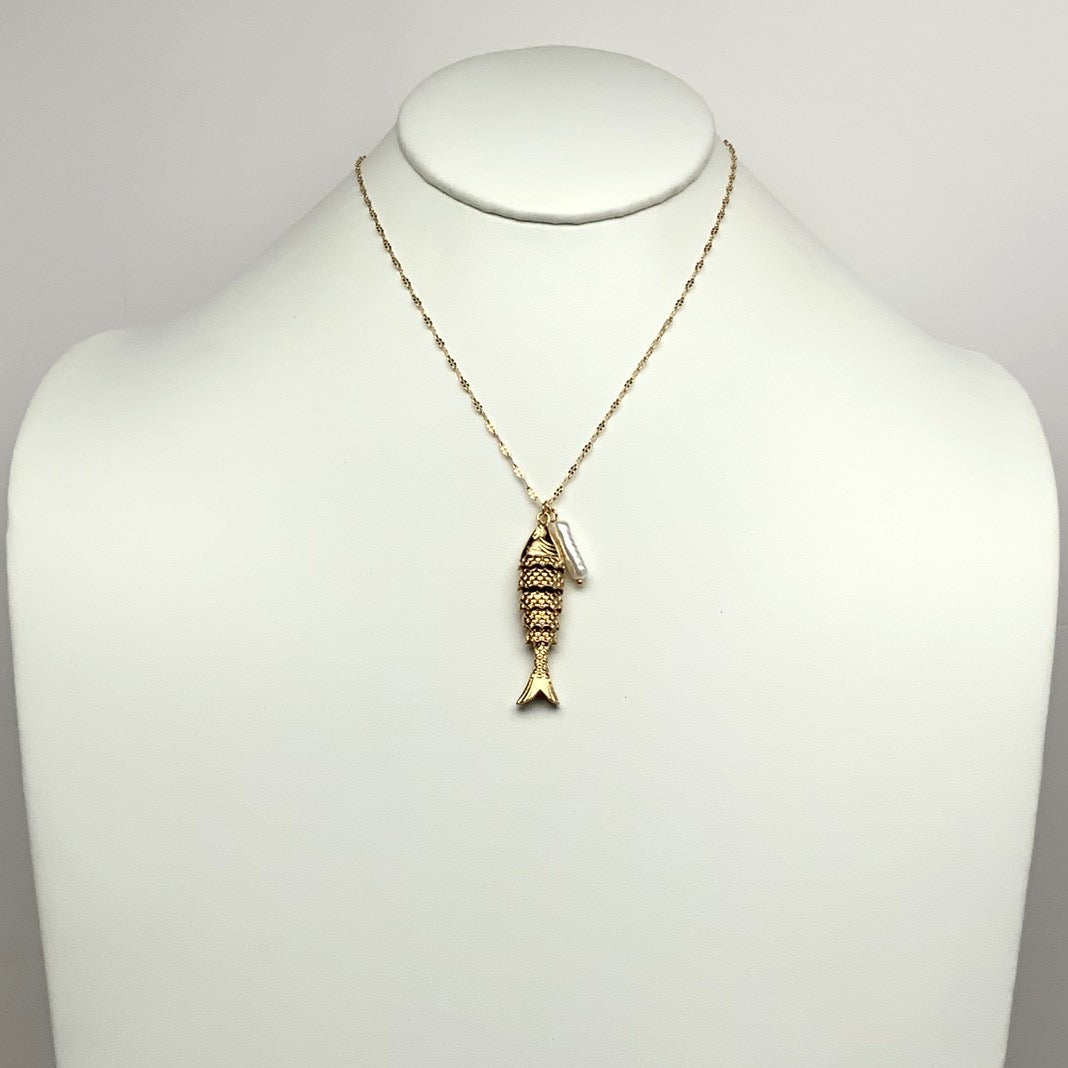 Fish Pearlescent Pendant Necklace