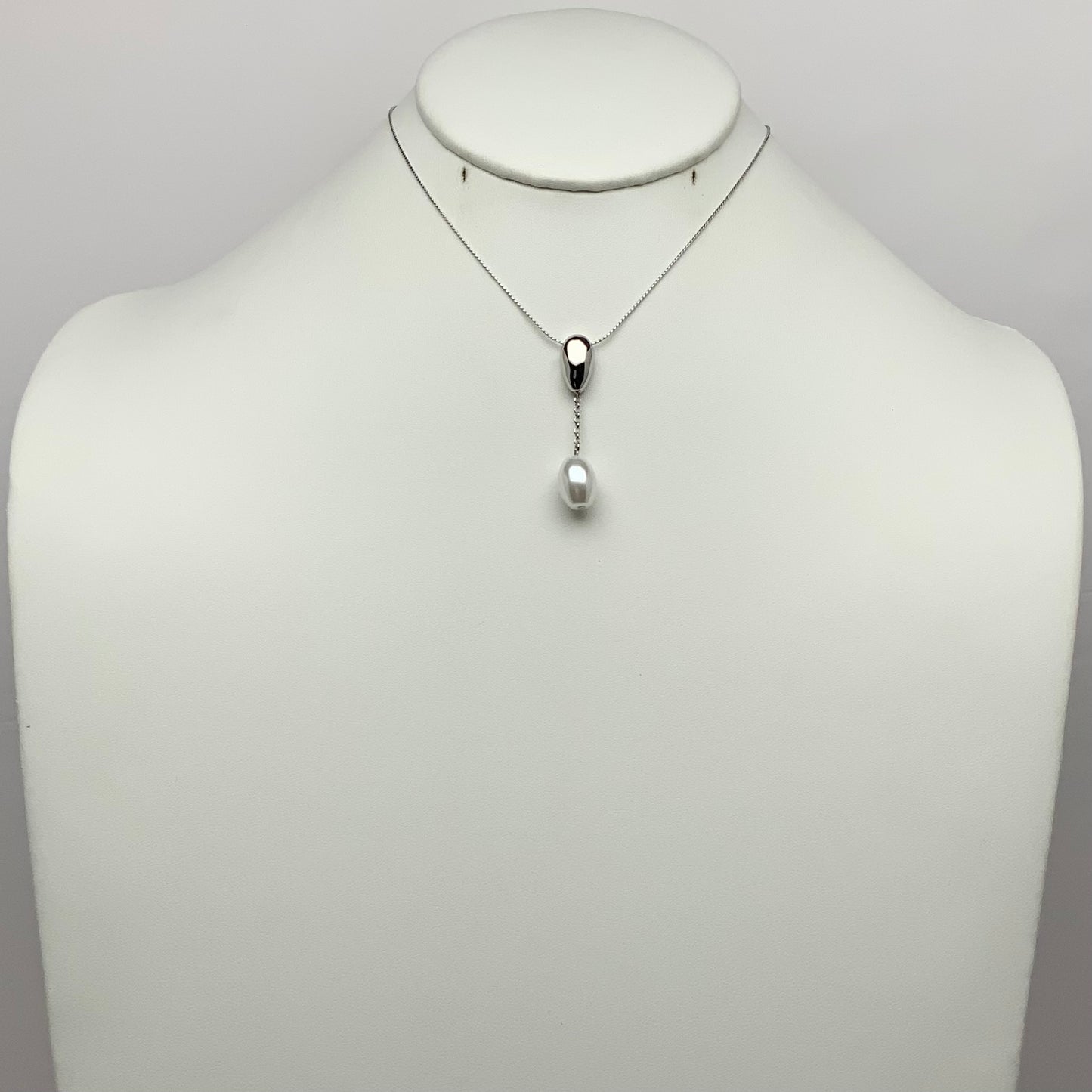 Elegant Metal Pearl Drop Necklace