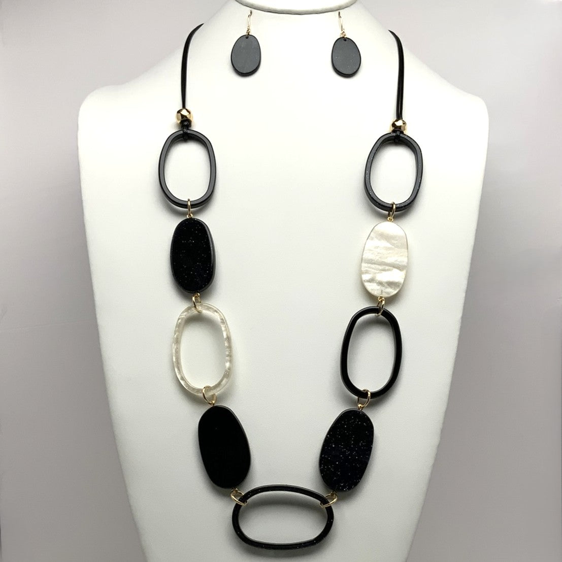 Oval Lucite Link Necklace Set