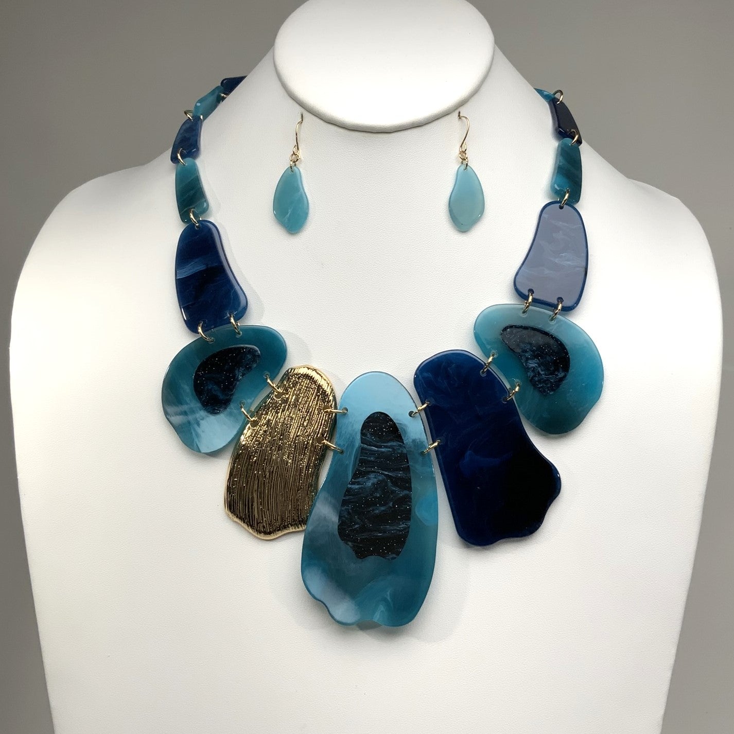 Two-Toned Lucite Necklace Set