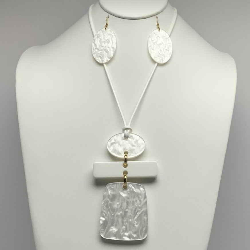 Layered Lucite Necklace Set