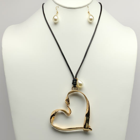 Pearl and Heart Drop Necklace