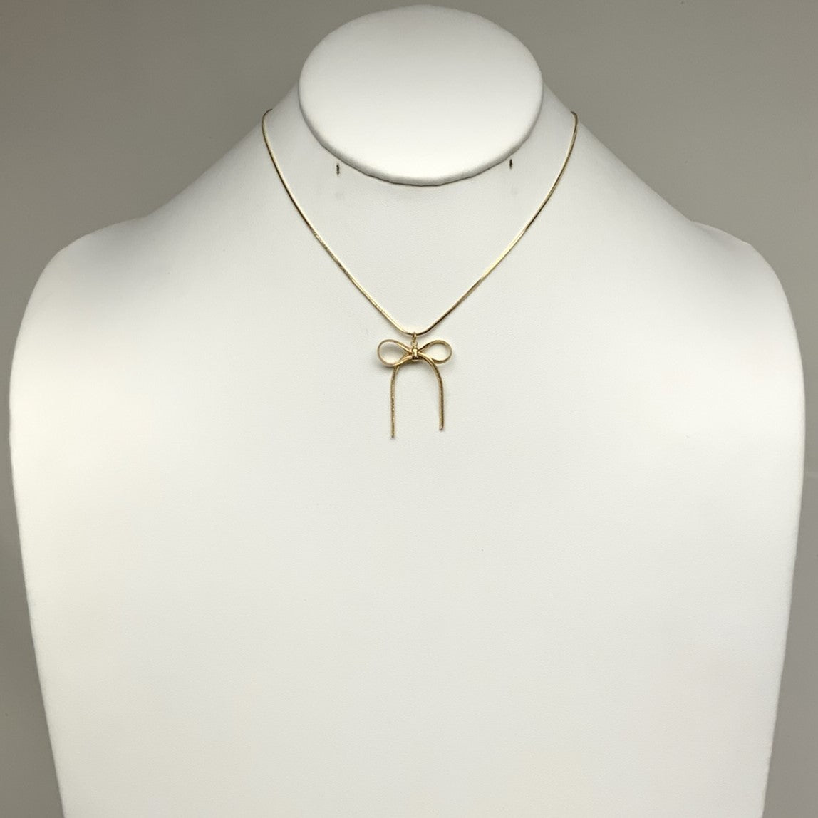 Bow Necklace