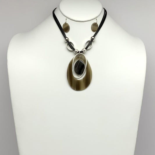 Short Vinyl Cords with Tear Drop Pendant