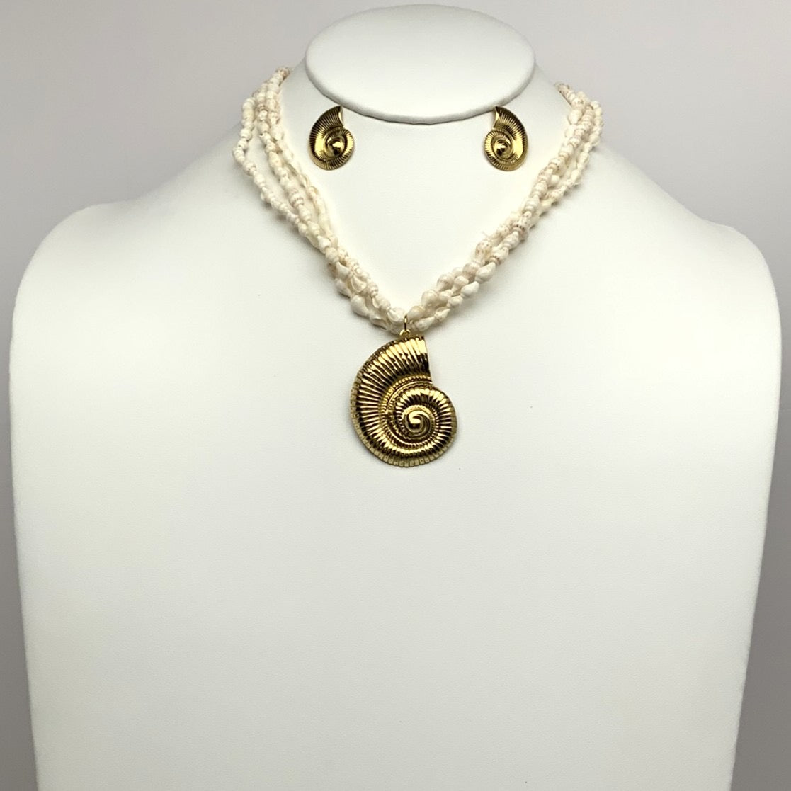 Seashell Beaded Layered Pendant Necklace