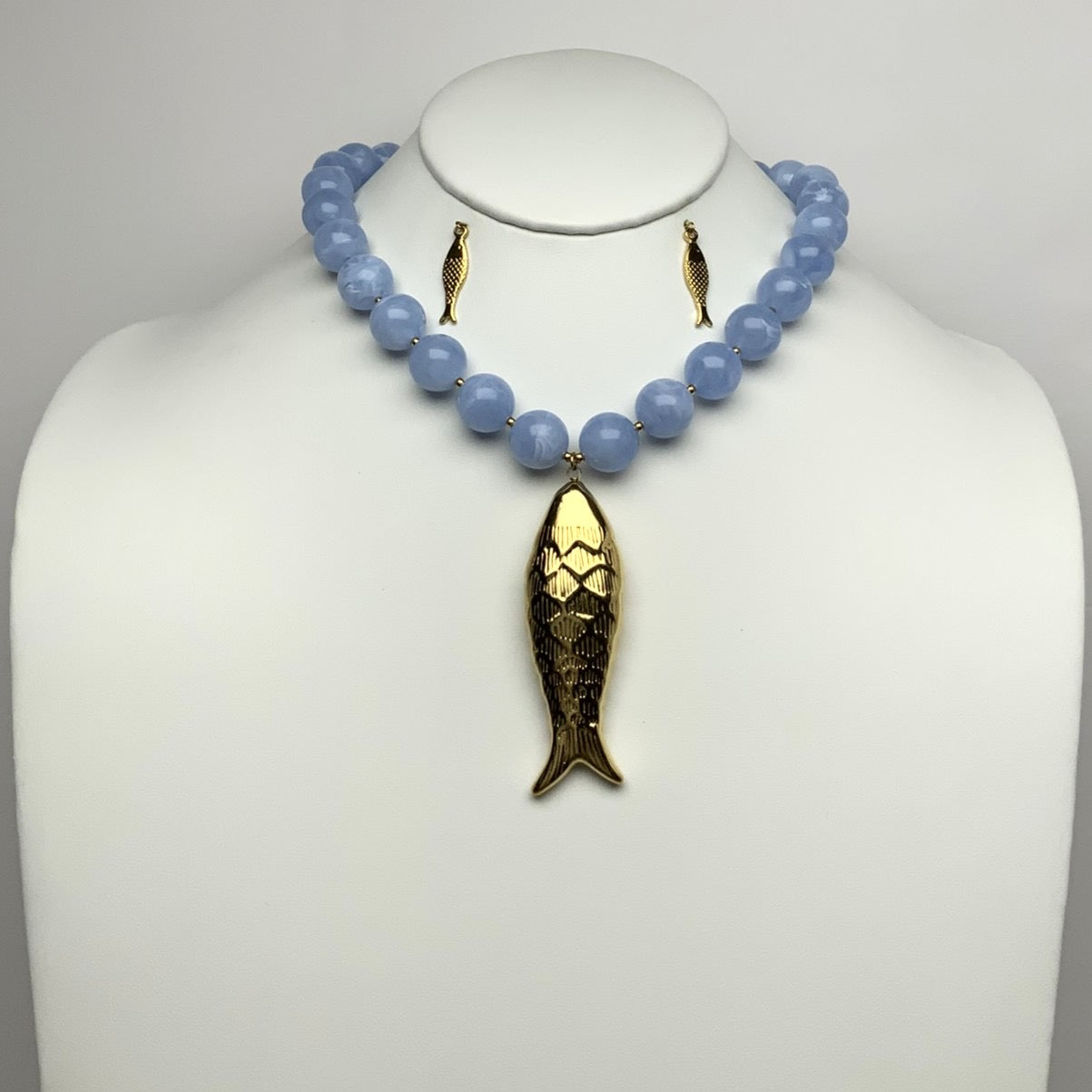 Lucite Marble Design Beads Fish Pendant Necklace