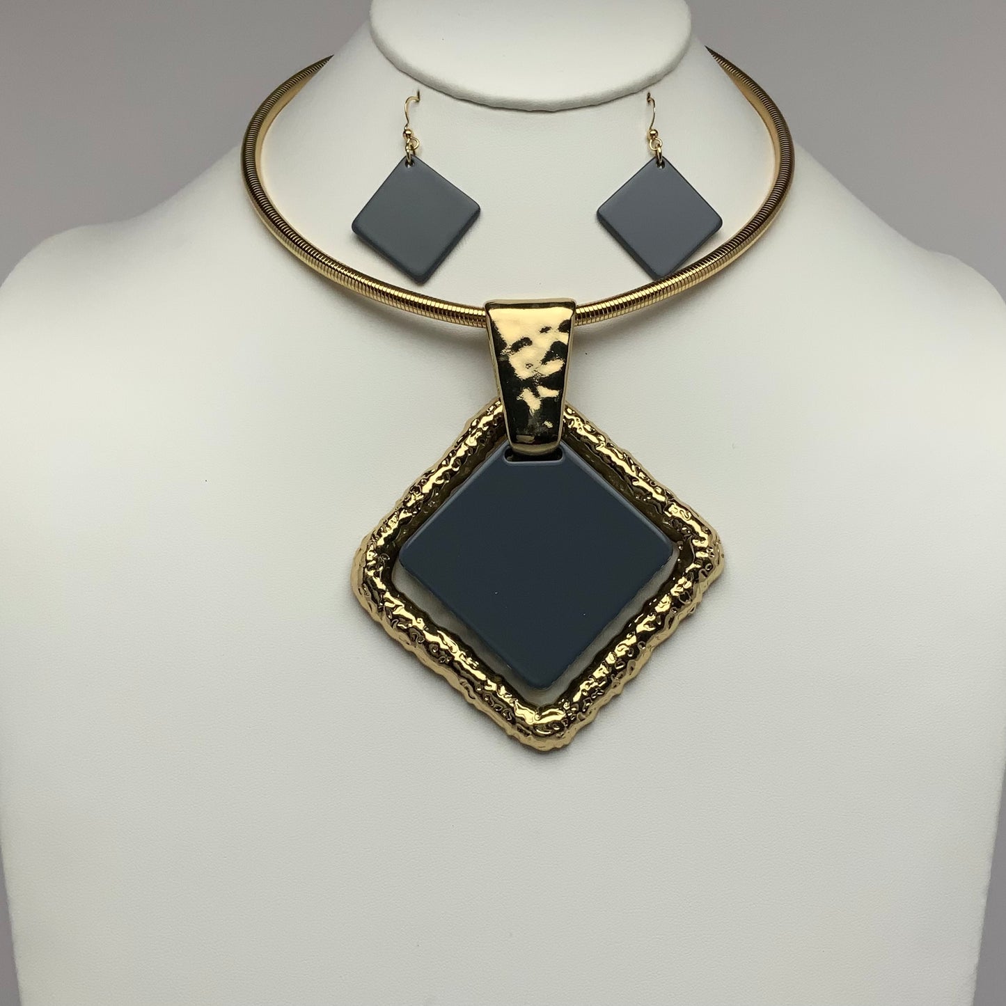 Layered Rhombus Drop Necklace