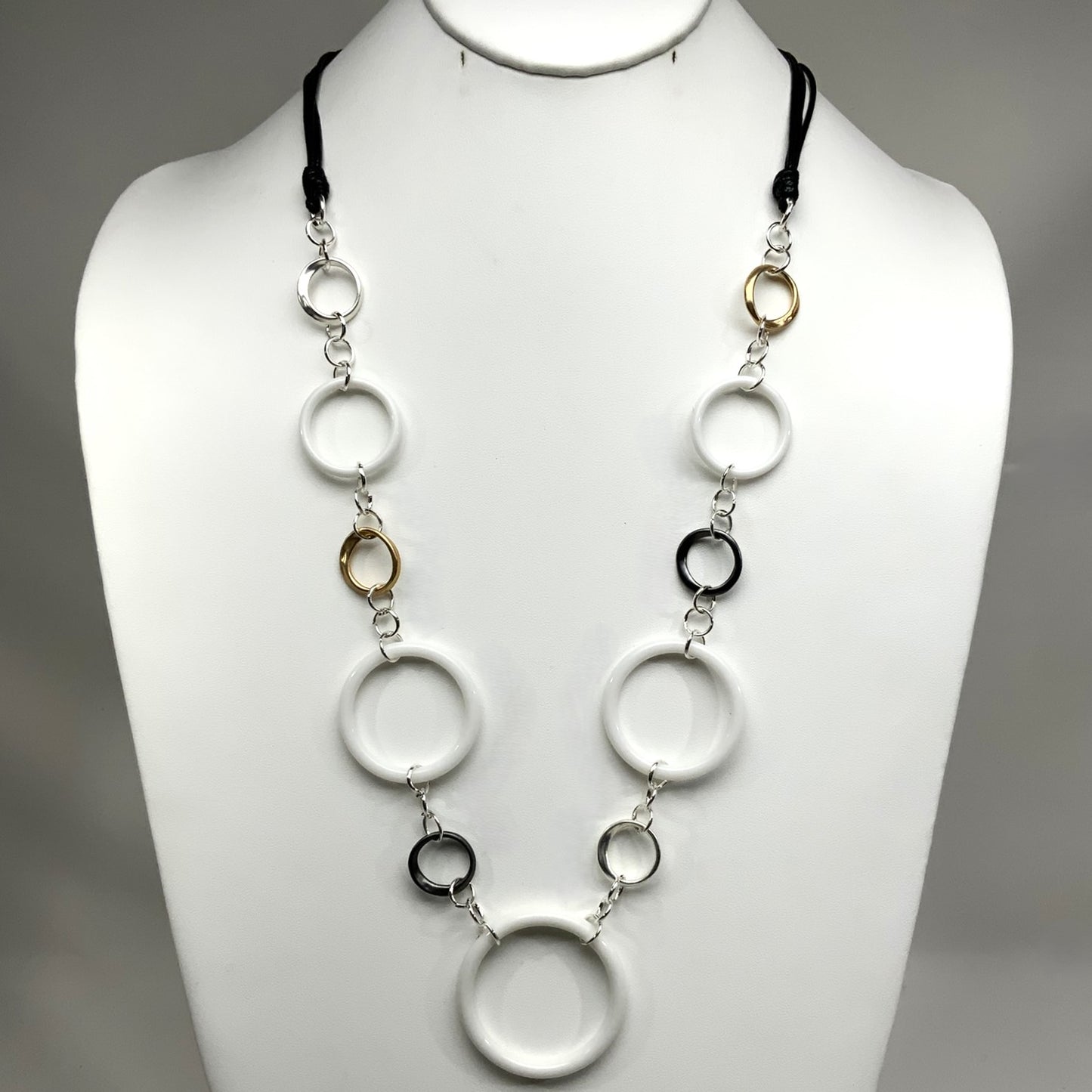Long Cord Circle Necklace
