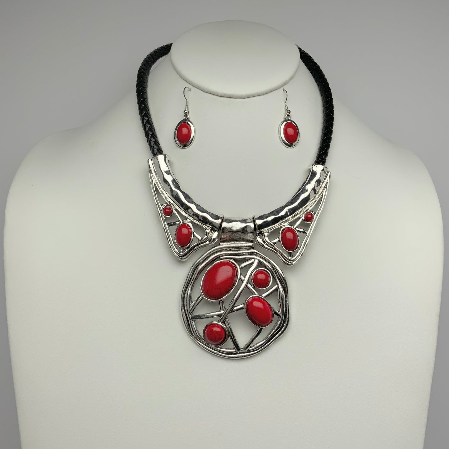 Metal and Stones Necklace Set