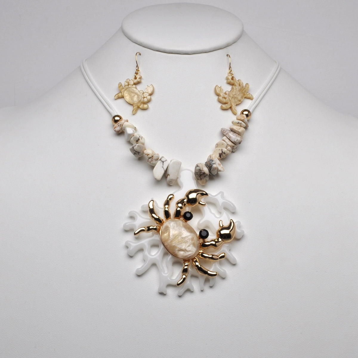 Stone Beads w/ Crab Pendant Design Necklace