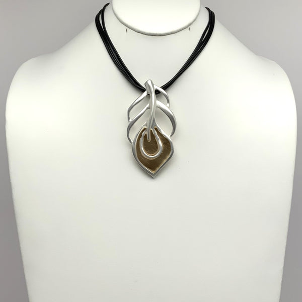 Choker Leaf Outline Necklace